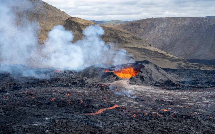 Visiting Iceland During a Volcano Eruption: Is It Safe? Can You Go?